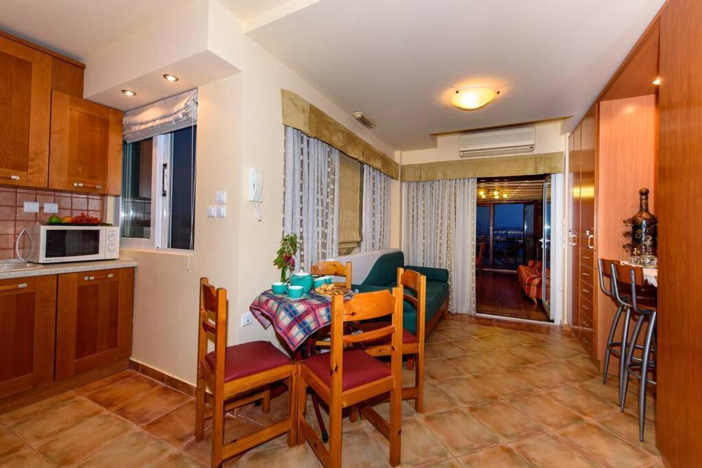 Elisabeth'S Penthouse At The Heart Of The City Ретимно Екстериор снимка